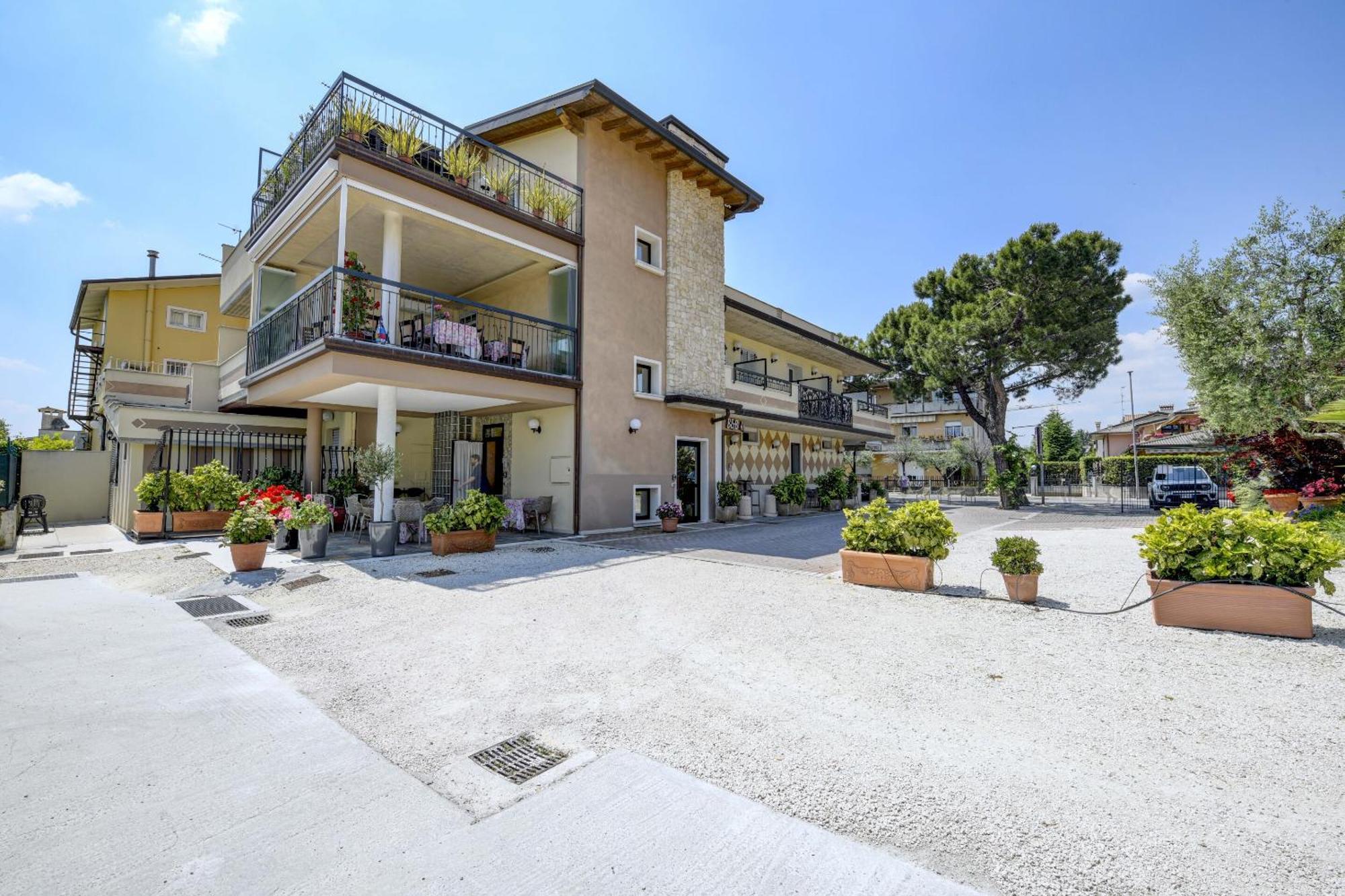 B&B America Sirmione Exterior photo